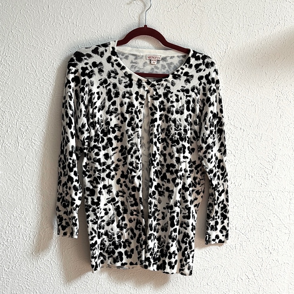 ❤️ black and white Merona leopard cardigan size extra large xl